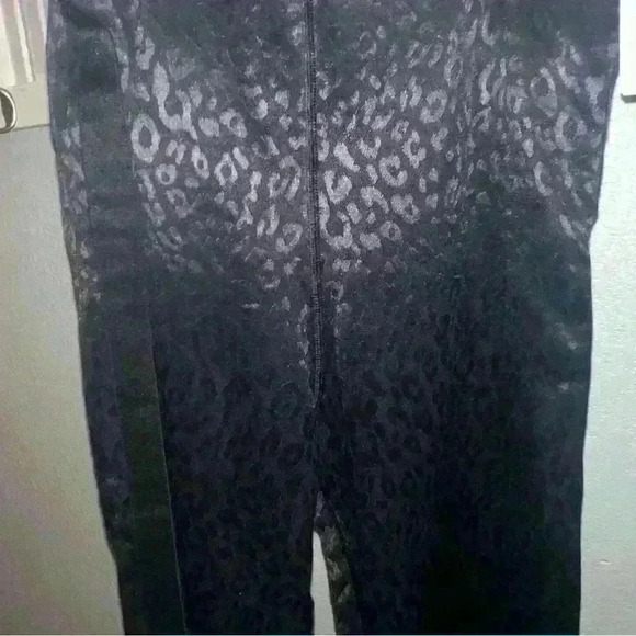 Victoria Secret High Rise performance leopard print mesh leggings 7/8 length NWT - Picture 7 of 10